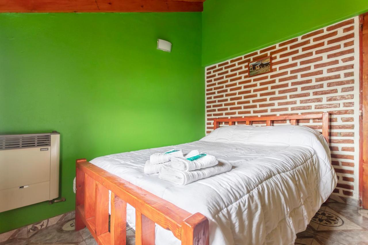 Hostel Luna Country El Chalten Bagian luar foto