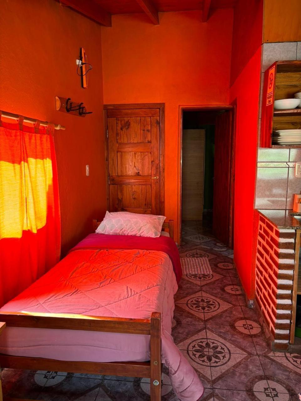 Hostel Luna Country El Chalten Bagian luar foto